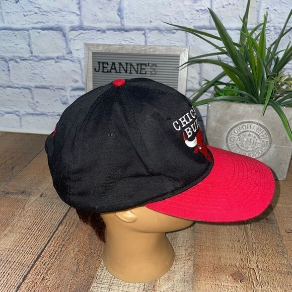 Vintage Chicago Bulls SnapBack Hat spell out back NBA - Picture 6 of 8
